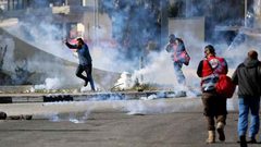 اندلاع مواجهات مع الاحتلال غرب نابلس