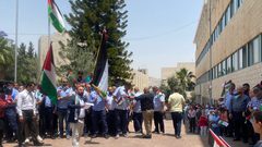 جامعة النجاح تنظم وقفة دعم واسنادا للأقصى وترفع علم فلسطين