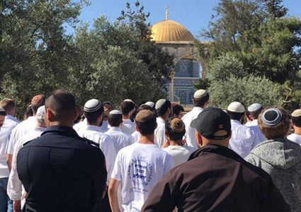 "العليا لشؤون الكنائس" تدين تدنيس المستوطنين لباحات المسجد الأقصى