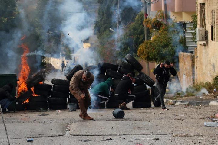 طولكرم:إصابات بالاختناق خلال مواجهات مع قوات الاحتلال