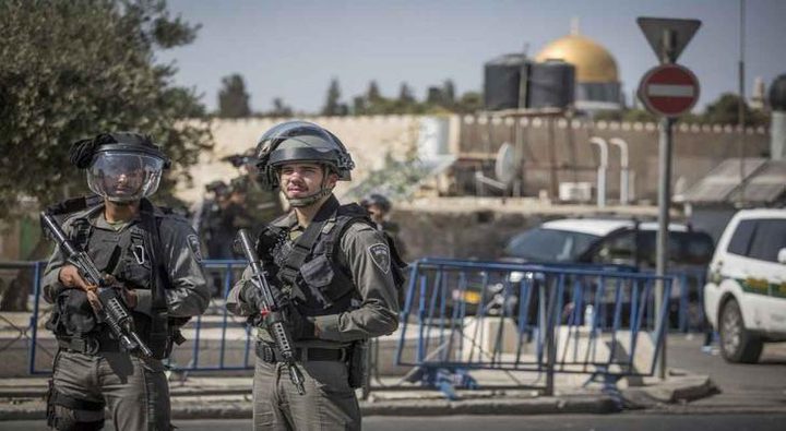 الاحتلال يعتقل 9 شبان ويفرض إجراءات مشددة في باب العامود ويقتحم العيسوية