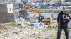 الاحتلال يخطر بهدم منزلين في مسافر يطا