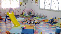 اعتقال معلمتين بتهمة التنكيل بأطفال في روضة بالرينة