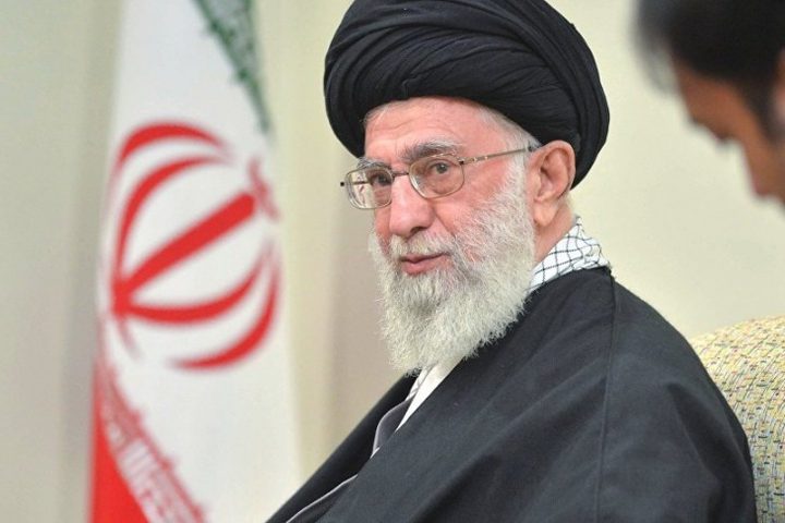 خامنئي للبابا فرنسيس: نتوقع أن تتخذوا مواقفا مناصرة للشعب الفلسطيني