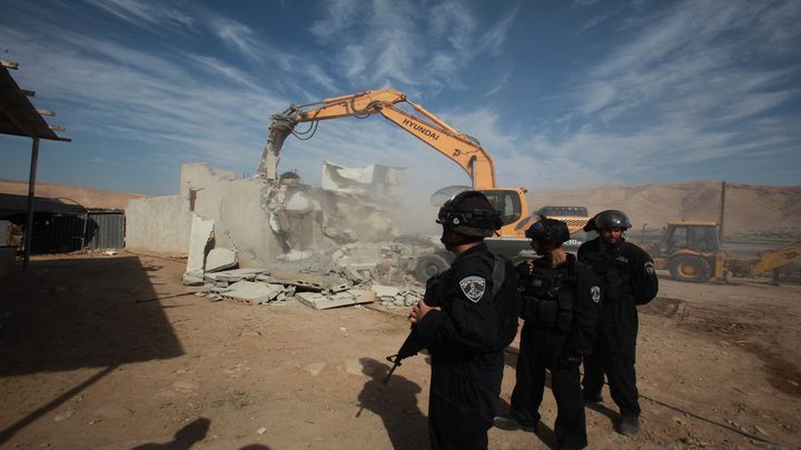 سلفيت:الاحتلال يسلم 10 إخطارات لوقف العمل والبناء في مردا