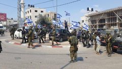 الاحتلال يواصل إغلاق مفرق بيتا جنوب نابلس