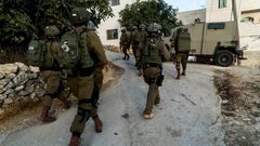 الاحتلال يقتحم طمون ويفتش منزلا فيها