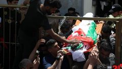 جماهير غفيرة تشيع جثمان الشهيد الفتى عودة صدقة