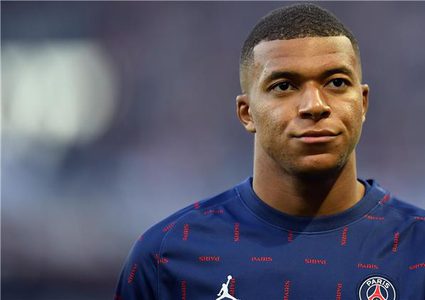 مبابي يكذب خطة تصفية نجوم باريس بكلمة واحدة!