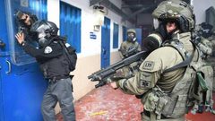 وحدات القمع تقتحم القسم 3 في سجن ريمون