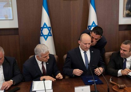 مسؤول إسرائيلي سابق: إسرائيل تنهار ذاتيًا