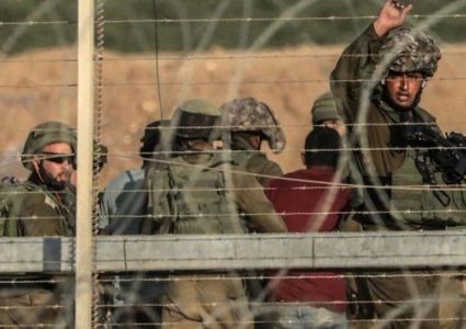 الاحتلال يعتقل ثلاثة مواطنين شرق خان يونس