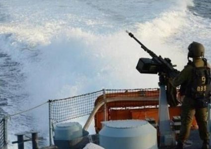 قوات الاحتلال تستهدف الصيادين في بحر رفح
