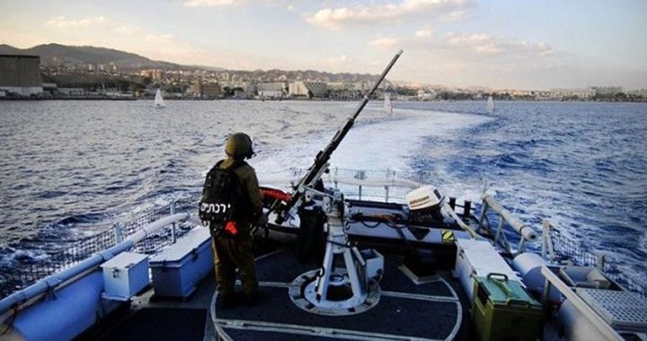 إصابة صيادين اثنين برصاص بحرية الاحتلال شمال غزة