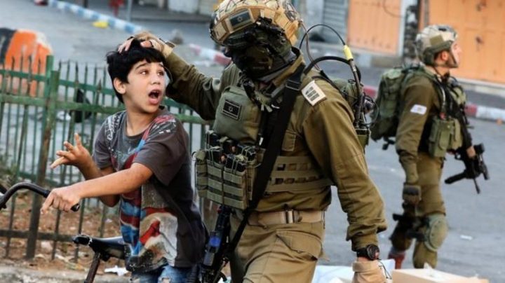 وقفة في مالي تضامنا مع أطفال فلسطين