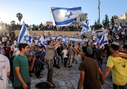 غانتس يوصى بتصنيف منظمتي "لاهافا" و"لافاميليا" الإسرائيليتين "بالإرهابيتين"