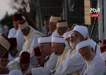 السامريون الفلسطينيون يحجون إلى قمة "جرزيم" في نابلس احتفالاً بعيد "الحصاد"