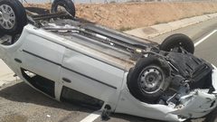 إصابة مواطن جراء انقلاب مركبته أثناء مطاردته من قبل الاحتلال جنوب الخليل