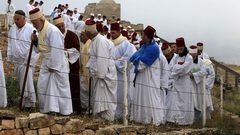 نابلس: السامريون يحجّون إلى قمة جبل جرزيم احتفالاً بـ "عيد الحصاد"