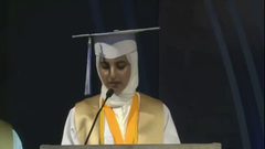 طالبة كويتية في حفل تخرجها: "علمو أولادكم أن فلسطين محتلة"