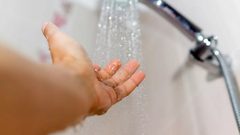 الاستحمام بالماء البارد قد يؤدي للتسمم