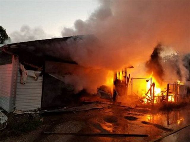 الشرطة: انفجار داخل منجرة في بيتونيا غرب مدينة رام الله