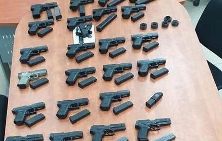 الاحتلال يحبط محاولة تهريب أسلحة إلى الحدود الأردنية