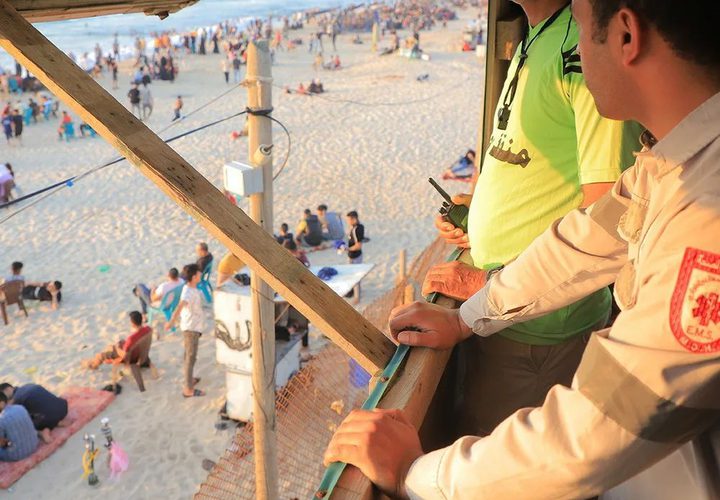 تخصيص نقطة إسعاف على شاطئ بحر رفح على مدار موسم الصيف، ضمن الجهود المبذولة لتعزيز طواقم الإنقاذ البحري؛ للحفاظ على سلامة المصطافين وسرعة التدخل الطبي للحالات الطارئة.

تخصيص نقطة إسعاف على شاطئ بحر رفح على مدار موسم الصيف، ضمن الجهود المبذولة لتعزيز طواقم الإنقاذ البحري؛ للحفاظ على سلامة المصطافين وسرعة التدخل الطبي للحالات الطارئة.