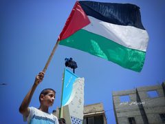 افتتاح ميدان شيرين أبو عاقلة في شارع القدس وسط بلدة بني سهيلا شرقي محافظة خان يونس جنوبي قطاع غزة.
