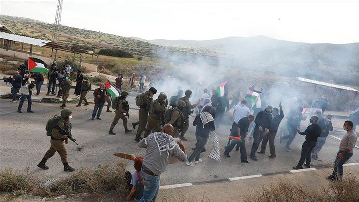 الاحتلال يقمع مسيرة منددة بالاستيطان في الأغوار الشمالية