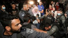 شرطة الاحتلال تعتقل شابين بزعم قتلهما عالم "إسرائيلي" العام الماضي