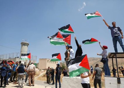 الأغوار الشمالية : الاحتلال يقمع مسيرة على حاجز تياسير قرب طوباس منددة بانشاء بؤرة استيطانية جديدة في منطقة الفارسية بالأغوار
تصوير: عدي دعيبس