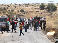 الأغوار الشمالية : الاحتلال يقمع مسيرة على حاجز تياسير قرب طوباس منددة بانشاء بؤرة استيطانية جديدة في منطقة الفارسية بالأغوار
تصوير: عدي دعيبس
