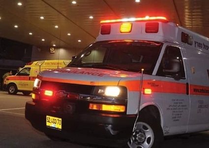 إصابة شابين في جريمة طعن في شقيب السلام بالنقب