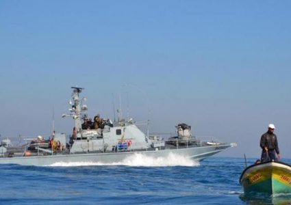 بحرية الاحتلال تعتقل صياديْن شمال قطاع غزة