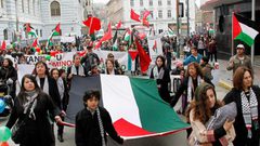 الجالية الفلسطينية تحتفل برفع علم فلسطين في مدينتي كليفتون وباترسون الأميركيتين