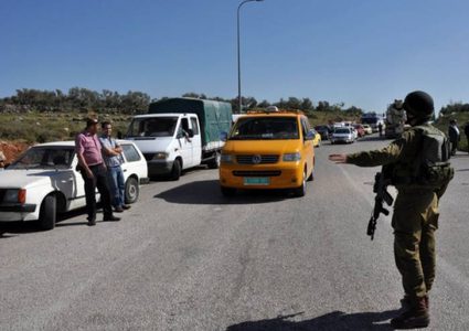 الاحتلال ينصب حاجزا عسكريا على مدخل الزاوية غرب سلفيت