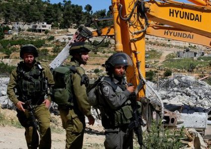قوات الاحتلال تخطر بهدم منزل وتعتقل شابا في رمانة غرب جنين