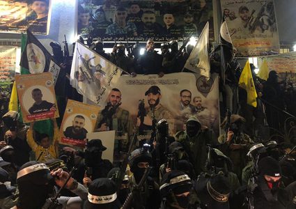 مهرجان تأبيني للشهداء العموري وعليوي وعيسة في مخيم جنين