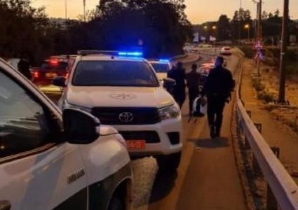 اعتقال 4 شبان من رهط بشبهة قتل شرطي دهسا وإصابة 3 آخرين