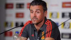 إنريكي يستبعد تتويج إسبانيا بالمونديال.. ويرشح منتخبين آخرين