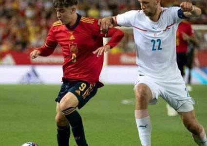 سويسرا تهزم البرتغال.. وإسبانيا تنتزع الصدارة