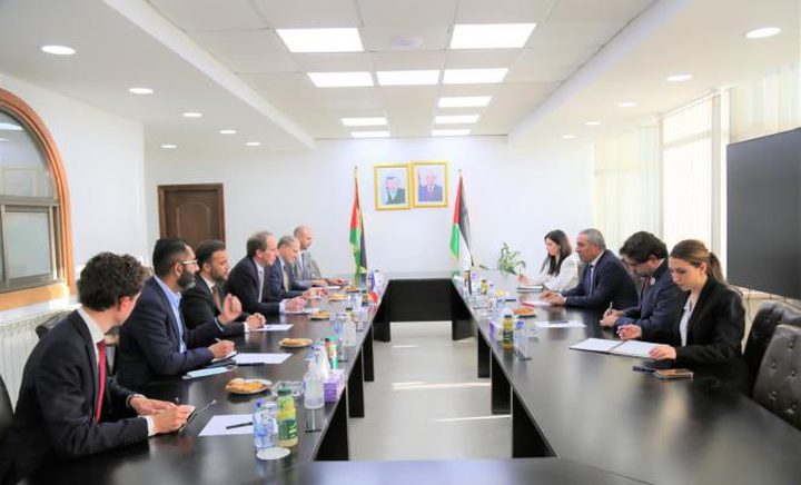 الشيخ يبحث الأزمة المالية مع وفد من الخارجية الفرنسية