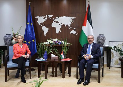 رئيسة المفوضية الأوروبية تعلن استئناف المساعدات لفلسطين