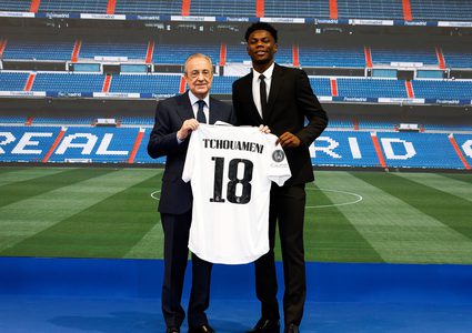 بيريز لتشواميني: ستعيش تجربة في الريال لن تنساها