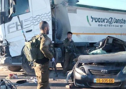 مصرع عامل و4 إصابات خطيرة بحادث طرق قرب الخليل