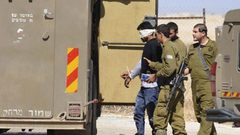 الاحتلال يعتقل ثلاثة مواطنين من طولكرم