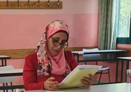 العمر مجرد رقم ...بعد انقطاع طويل.. الفلسطينيتان شريفة صقر 64 عاما وأحلام سليمان 53 عاما تتقدمان لامتحانات الثانوية العامة في مديرية تربية جنوب نابلس