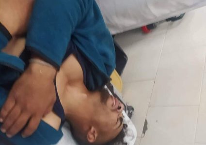 إصابة 3 صيادين برصاص معدني مغلف بالمطاط؛ جراء اعتداء زوارق الاحتلال عليهم في بحر الشمال وتدمير محرك قارب الصياد حسام محمد بكر