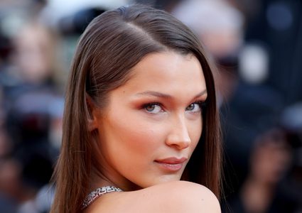 بيلا حديد تتمنى العودة طفلة للدفاع عن فلسطين